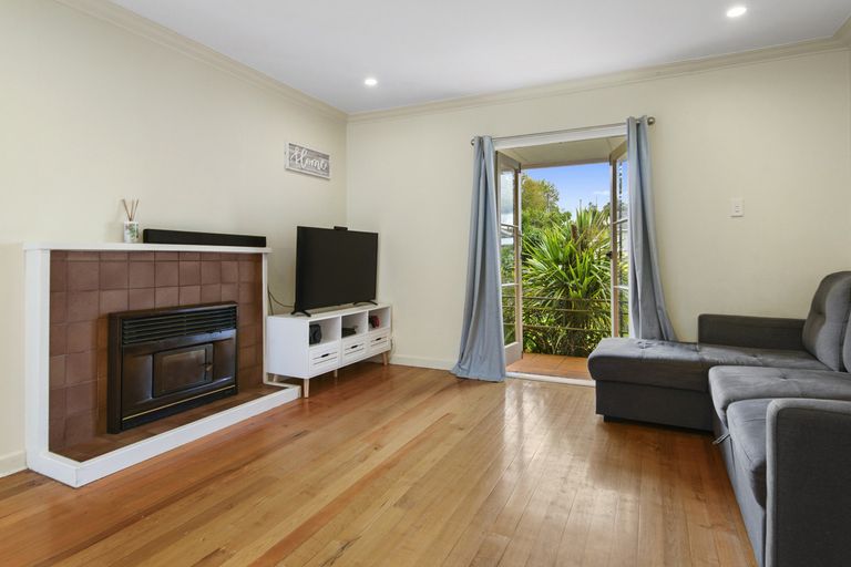 Photo of property in 1/32 Willerton Avenue, New Lynn, Auckland, 0600