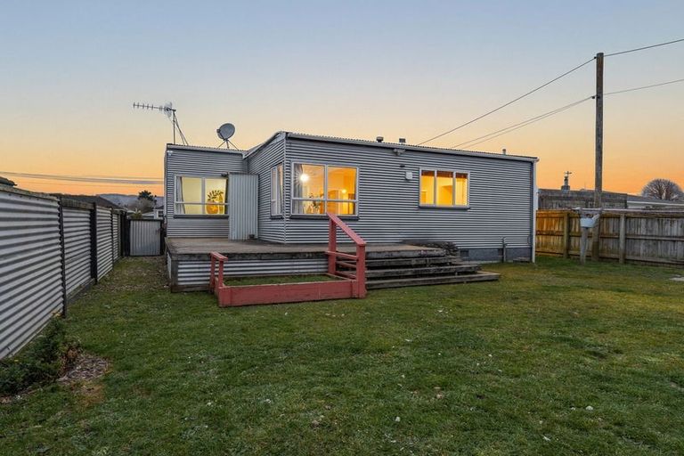 Photo of property in 1 Quinn Road, Levin, 5510