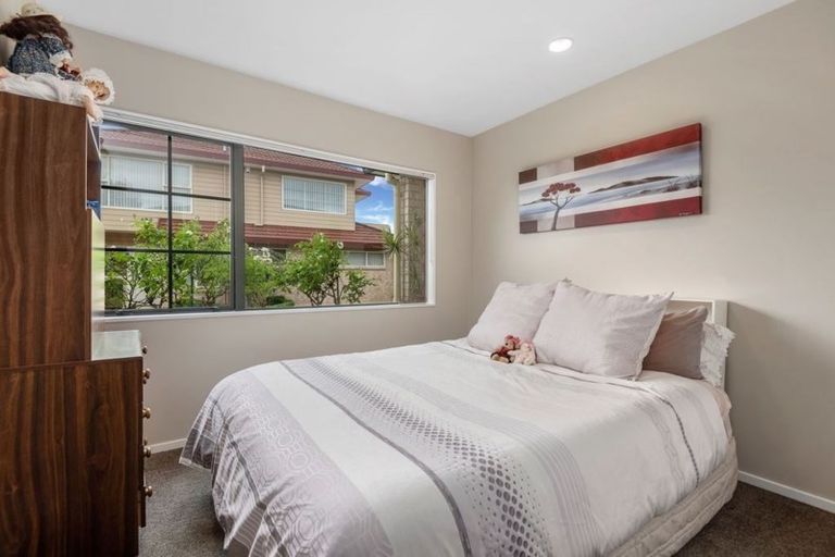 Photo of property in 22 Deep Creek Road, Torbay, Auckland, 0630