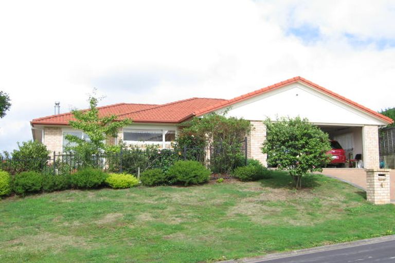 Photo of property in 4 Amesbury Rise, Henderson, Auckland, 0612