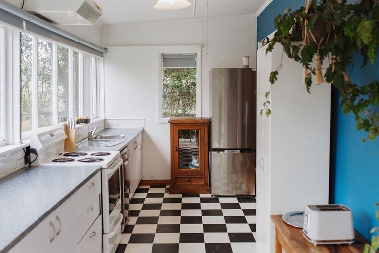 Photo of property in 1 Jervois Terrace, Ohau, Levin, 5570