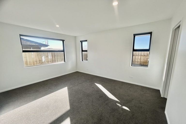 Photo of property in 10 Mehrtens Crescent, Woodend, 7691