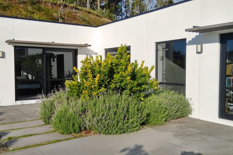 Photo of property in 82 Karamea Street, Whalers Gate, New Plymouth, 4310