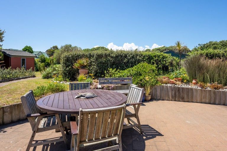 Photo of property in 2 Kitchener Street, Te Horo Beach, Otaki, 5581