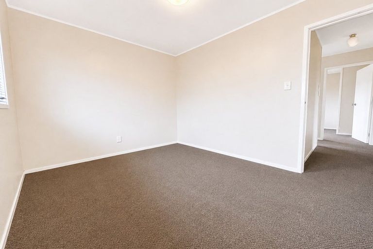 Photo of property in 2/25 Melleray Place, Randwick Park, Auckland, 2105