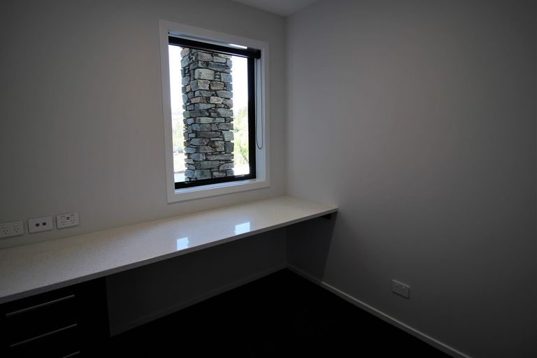 Photo of property in 21 Craig Place, Bridge Hill, Alexandra, 9320