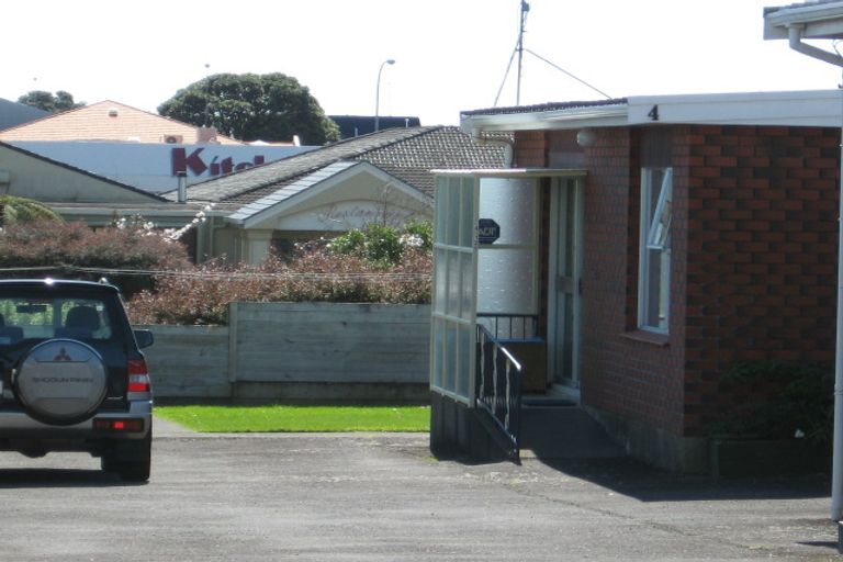 Photo of property in 4/125 Lemon Street, New Plymouth, 4312