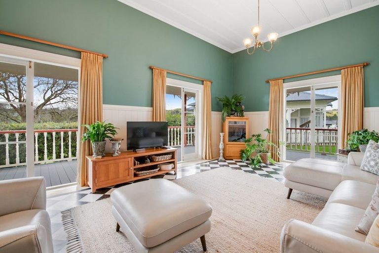 Photo of property in 14 Nelson Street, Helensville, 0800