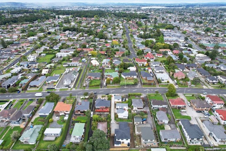 Photo of property in 18a Orams Road, Hillpark, Auckland, 2102