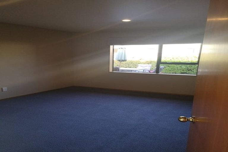 Photo of property in 88 Regency Crescent, Redwood, Christchurch, 8051