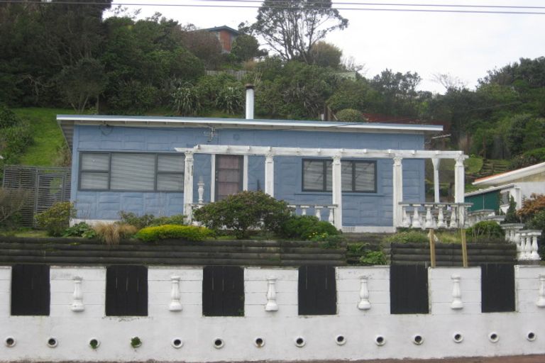 Photo of property in 23 Simons Street, Moturoa, New Plymouth, 4310