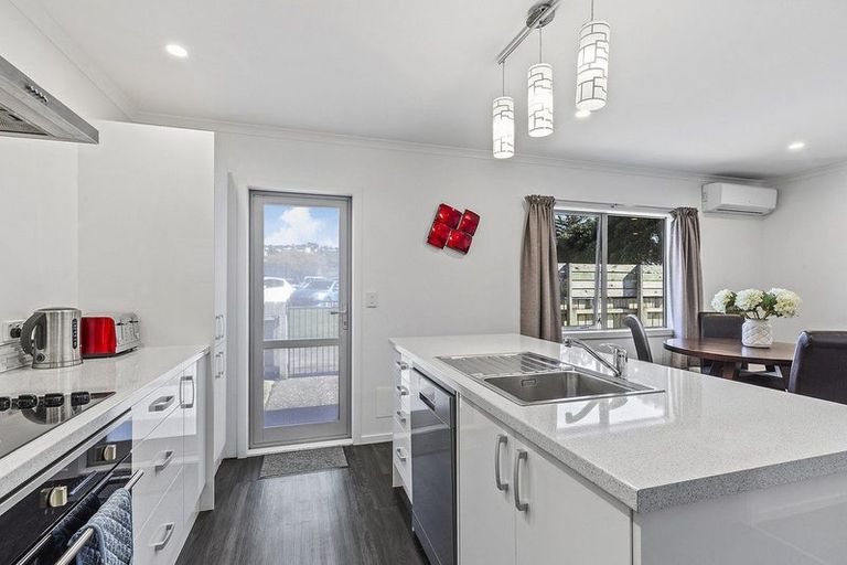 Photo of property in 12a Whitehouse Road, Titahi Bay, Porirua, 5022