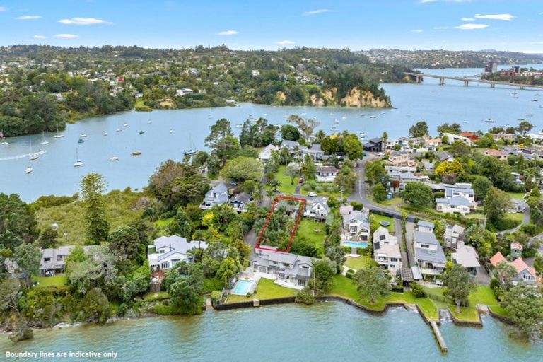 Photo of property in 4 Twin Wharf Road, Herald Island, Auckland, 0618