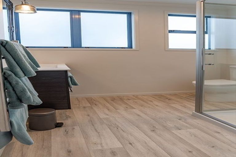 Photo of property in 64 Motuhara Road, Plimmerton, Porirua, 5026