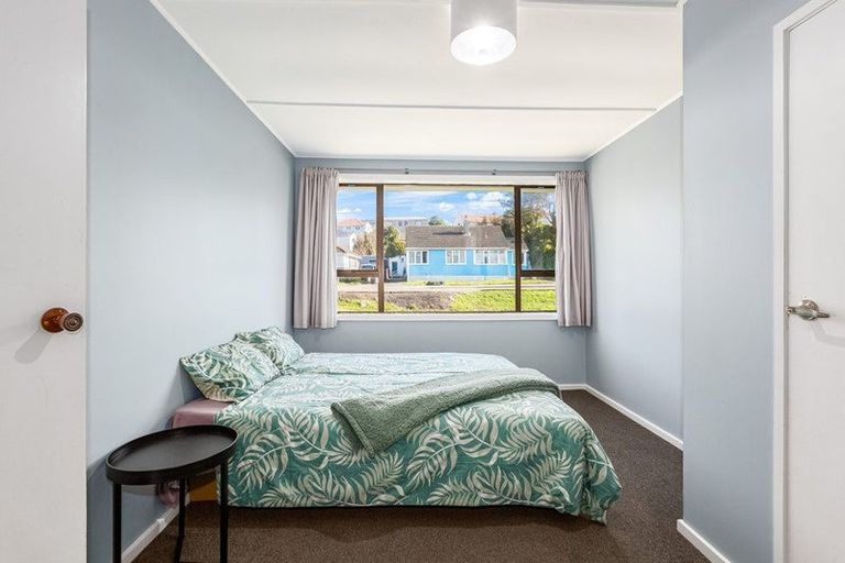 Photo of property in 1a Stephen Street, Tawa, Wellington, 5028