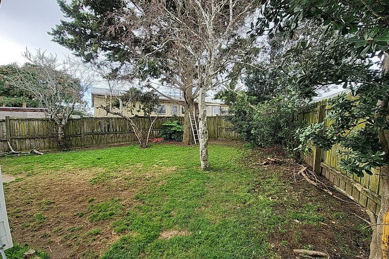 Photo of property in 2/30 Burundi Avenue, Clendon Park, Auckland, 2103