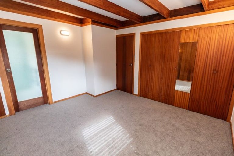 Photo of property in 39 Lucknow Terrace, Khandallah, Wellington, 6035