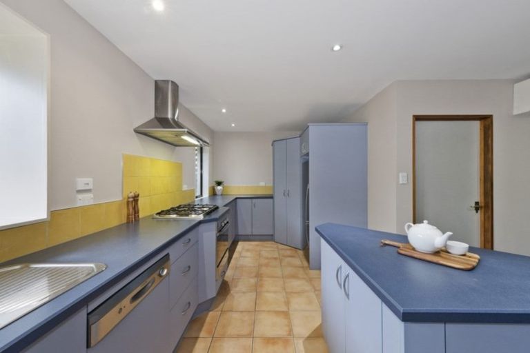 Photo of property in 12 Heaphy Place, Casebrook, Christchurch, 8051