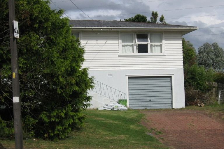 Photo of property in 28 Carole Crescent, Pakuranga, Auckland, 2010