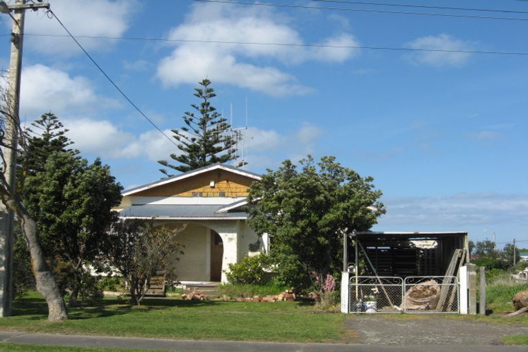 Photo of property in 11 Ashton Terrace, Castlecliff, Whanganui, 4501