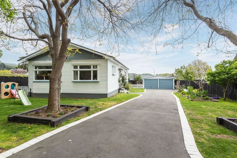 Photo of property in 31 Flavell Street, Heathcote Valley, Christchurch, 8022