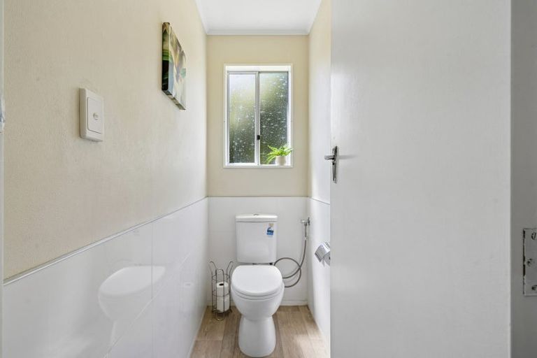 Photo of property in 15 Westhaven Drive, Tawa, Wellington, 5028