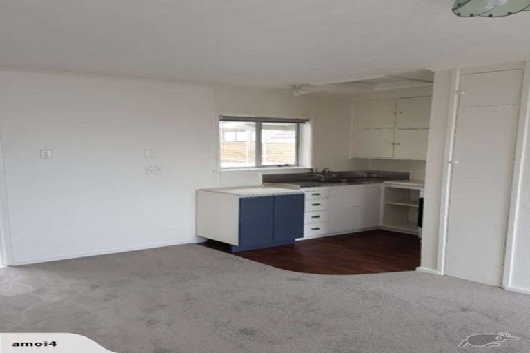 Photo of property in 5d Rosebank Road, Avondale, Auckland, 1026