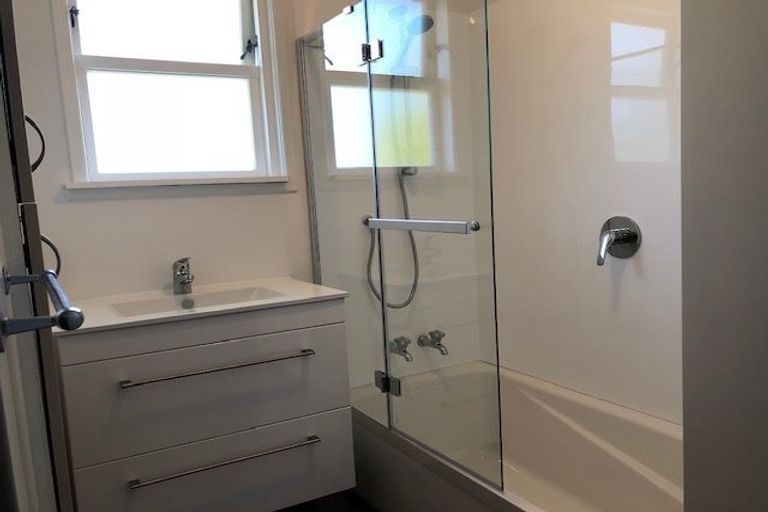 Photo of property in 5b Francis Road, Paraparaumu Beach, Paraparaumu, 5032