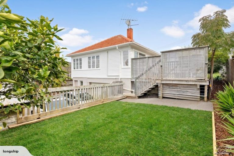 Photo of property in 21 Pukerangi Crescent, Ellerslie, Auckland, 1051