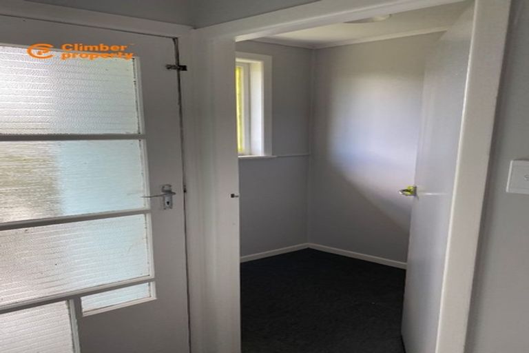 Photo of property in 5 Kelwyn Road, Kelston, Auckland, 0602