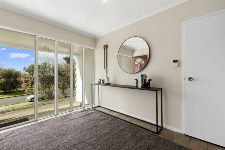 Photo of property in 4 Prestige Place, Castor Bay, Auckland, 0620