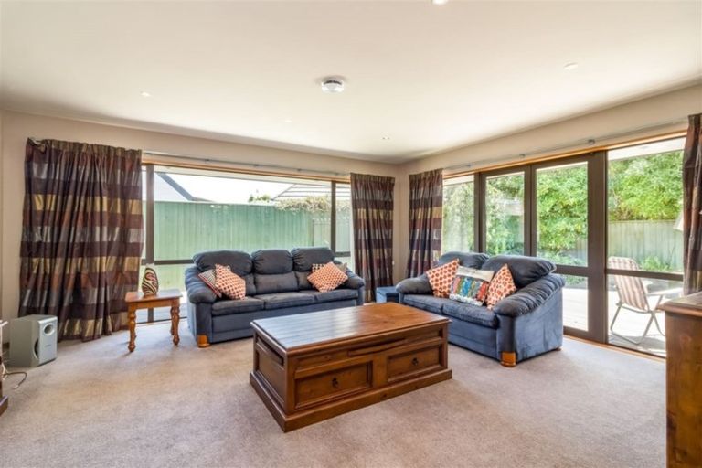 Photo of property in 49b Memorial Avenue, Ilam, Christchurch, 8053