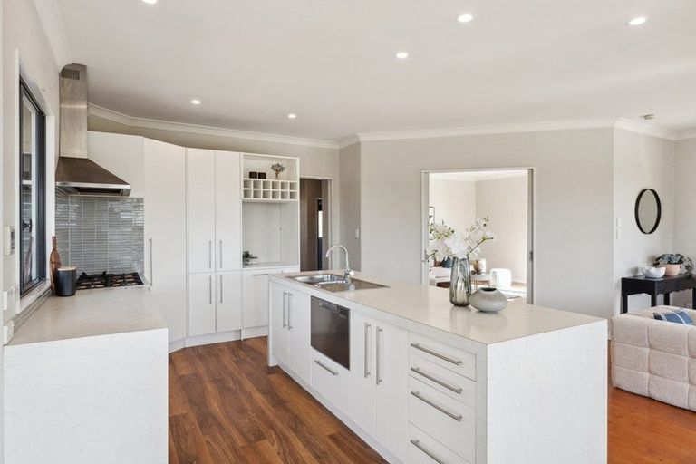 Photo of property in 9 Waitaheke Road, Te Horo, Otaki, 5581