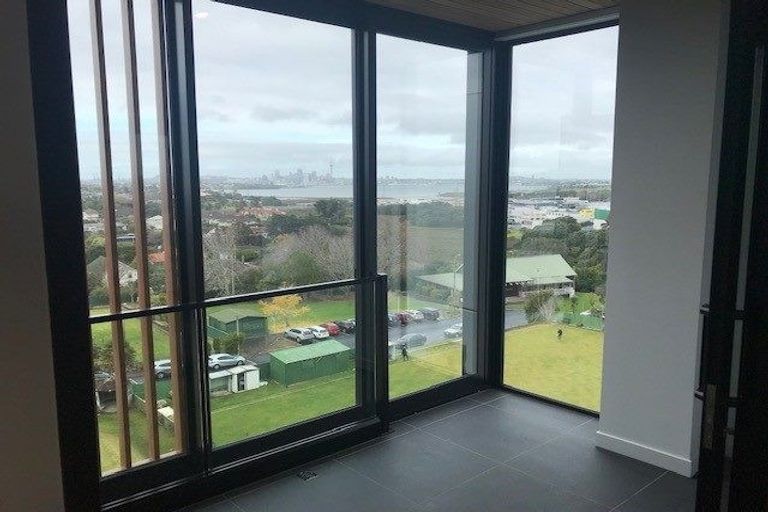 Photo of property in Frank Sargeson Apts, 508/74 Anzac Street, Takapuna, Auckland, 0622
