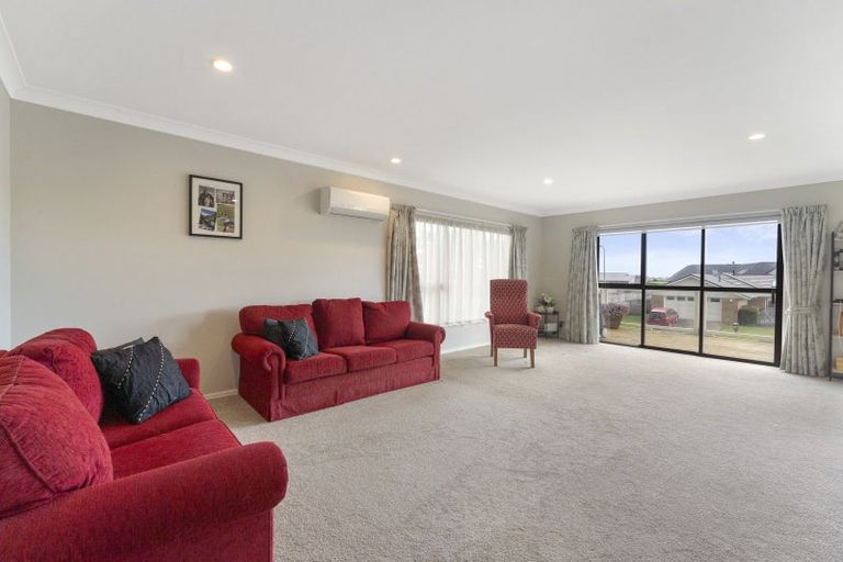 Photo of property in 7 Major Durie Place, Waikanae Beach, Waikanae, 5036