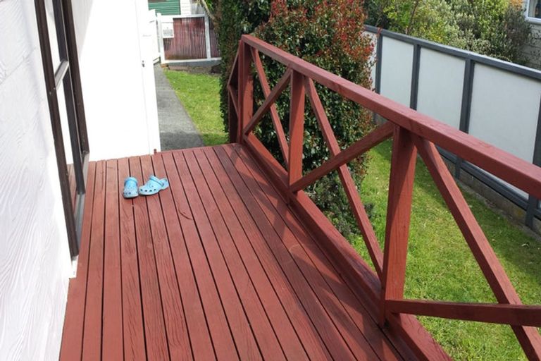 Photo of property in 3 Maracas Crescent, Grenada Village, Wellington, 6037