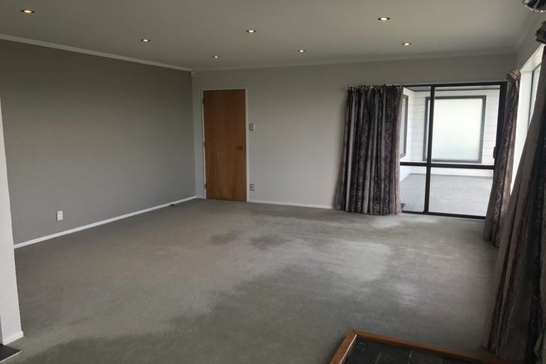Photo of property in 6 Oakleigh Street, Maungaraki, Lower Hutt, 5010