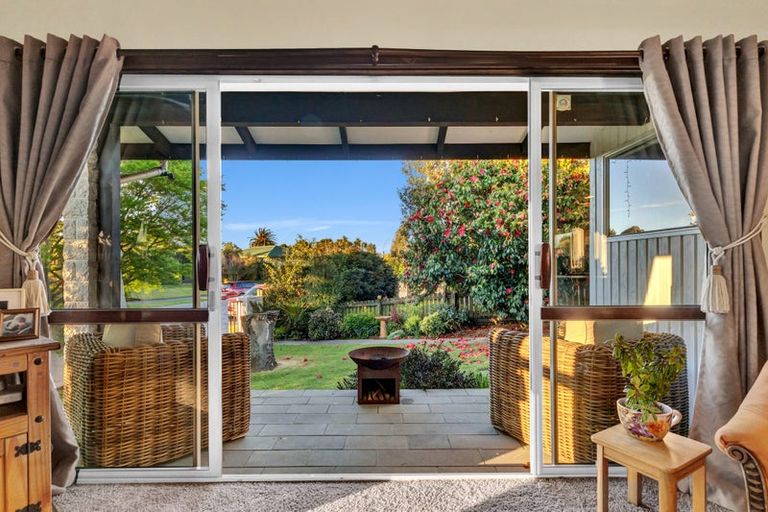 Photo of property in 73 Warren Crescent, Hillmorton, Christchurch, 8025