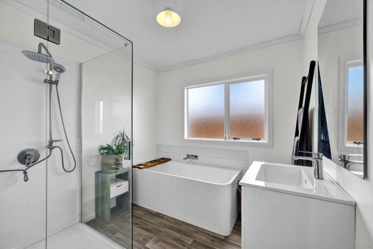 Photo of property in 282 Warea Road, Warea, New Plymouth, 4381