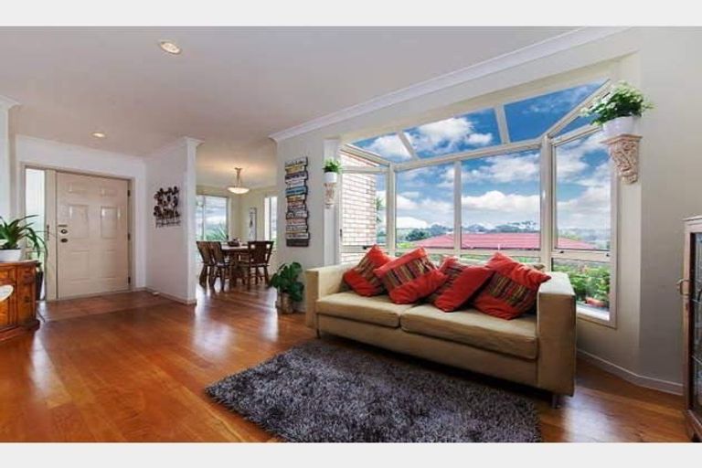 Photo of property in 31 Roy Maloney Drive, Henderson, Auckland, 0612