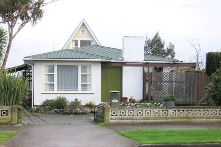 Photo of property in 14 Brightwater Terrace, Terrace End, Palmerston North, 4410