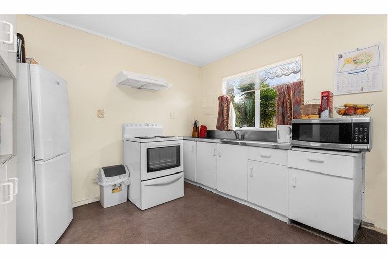 Photo of property in 12a Hinton Place, Weymouth, Auckland, 2103