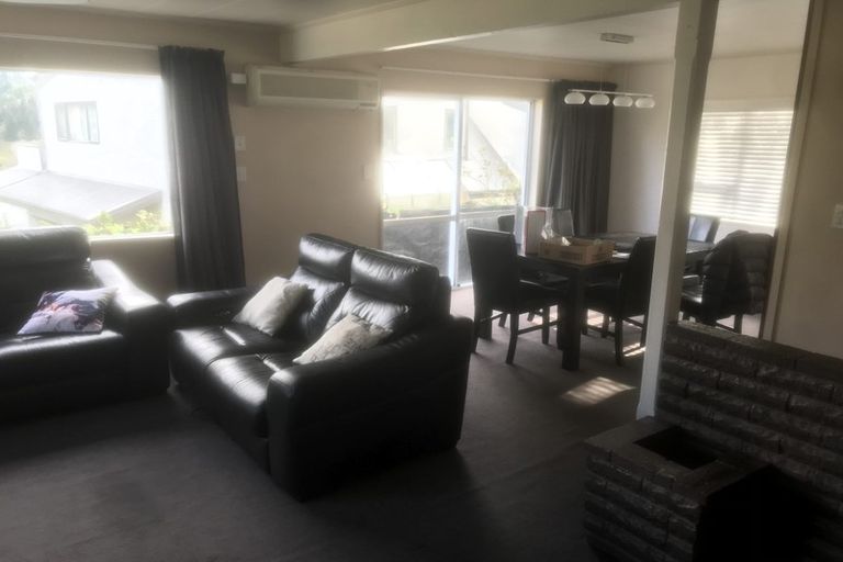 Photo of property in 15b Williams Street, Sunshine Bay, Queenstown, 9300