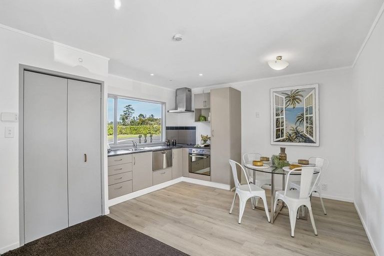 Photo of property in 1/1 Golf Road, New Lynn, Auckland, 0600