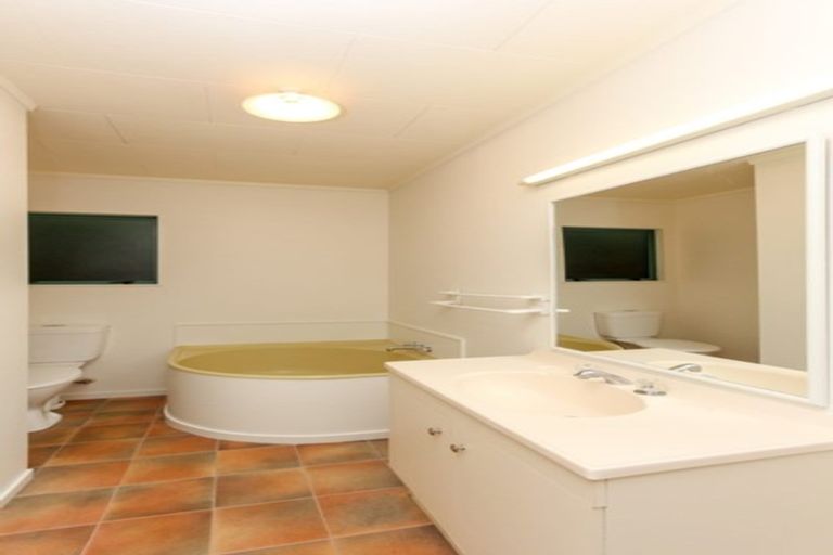 Photo of property in 89b Poplar Grove, Whalers Gate, New Plymouth, 4310