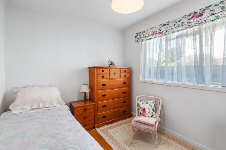 Photo of property in 15 Milnebank Street, Upper Riccarton, Christchurch, 8041