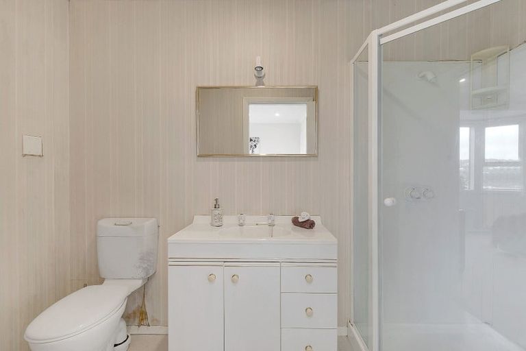 Photo of property in 9 Walker Avenue, Paremata, Porirua, 5026