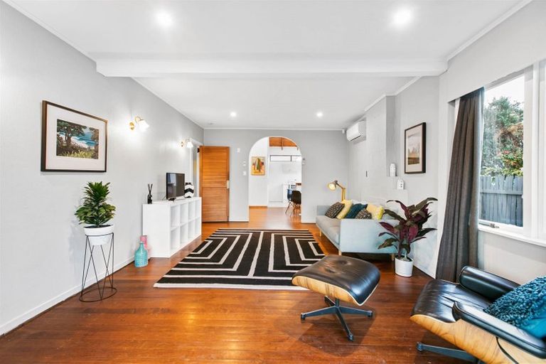 Photo of property in 258 Rangatira Road, Beach Haven, Auckland, 0626