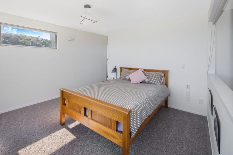 Photo of property in 32 View Road, Houghton Bay, Wellington, 6023