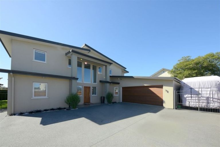 Photo of property in 156a Avonhead Road, Ilam, Christchurch, 8041